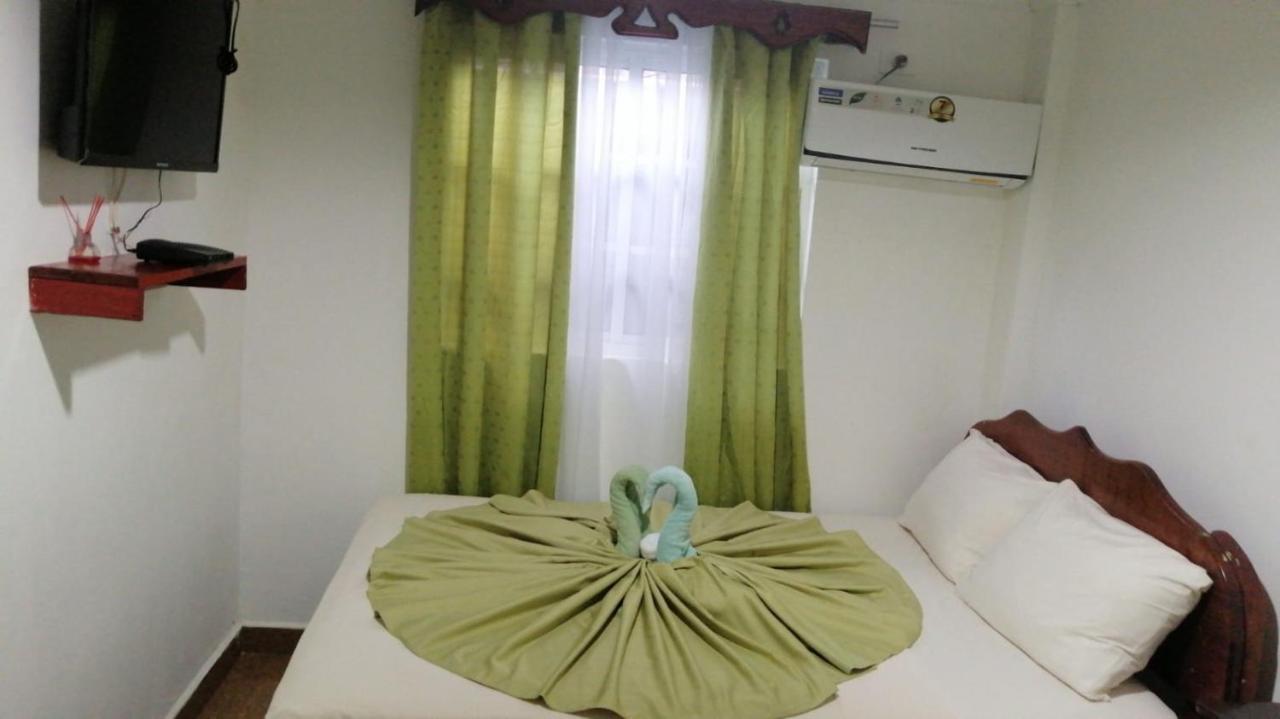 Hotel Don Chicho Bocas del Toro Exteriör bild
