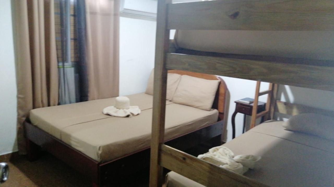 Hotel Don Chicho Bocas del Toro Exteriör bild
